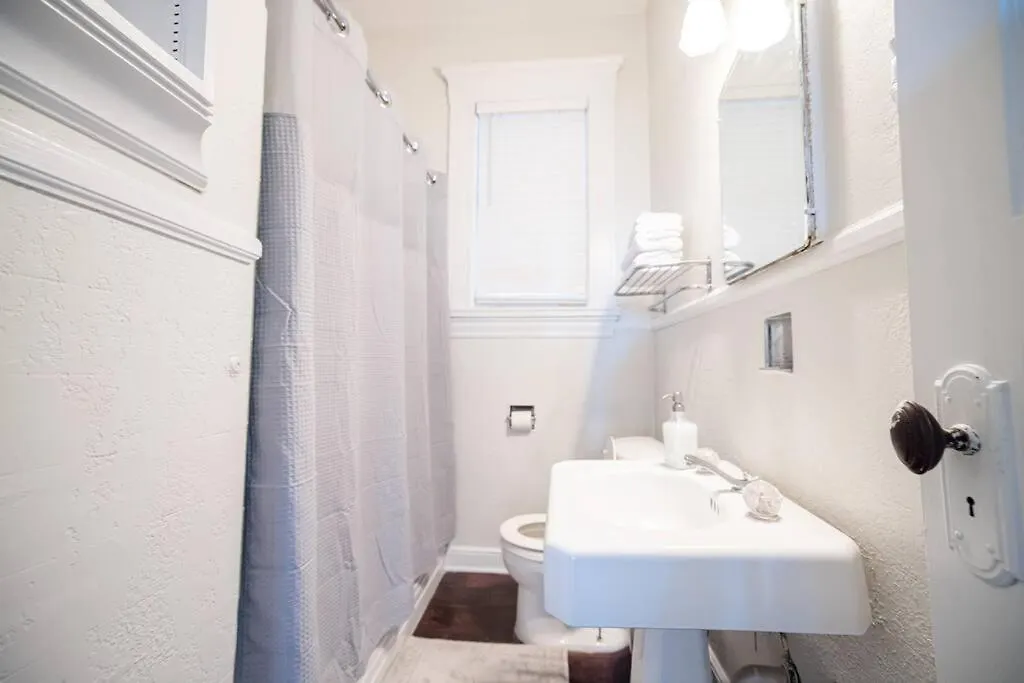 Beautiful 2Bed/Bath Modern Downtown Apartment Memphis 0*,